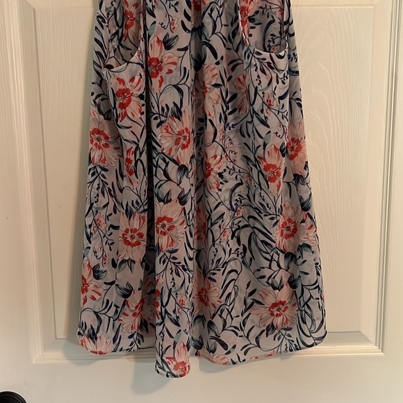 CAbi Stem Floral Blouse - Picture 10 of 13